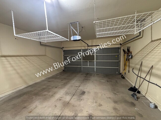 Building Photo - 8918 N Misty Brook Dr