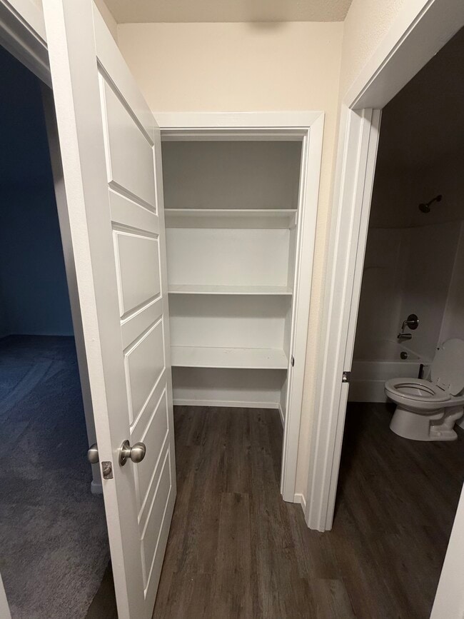 Building Photo - 515 Ashwood St