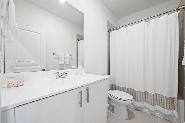 Building Photo - 2400 SE 29th St