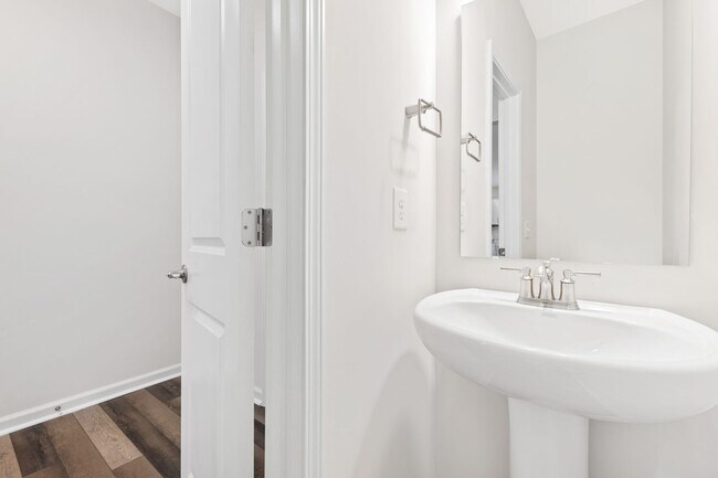 Building Photo - Well Appointed 3-Bedroom Townhome in Durham!