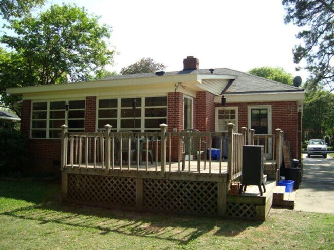 Building Photo - Rent Ready 3 bedroom and 2 bathroom!