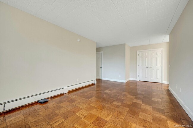 Building Photo - 505 White Plains Rd