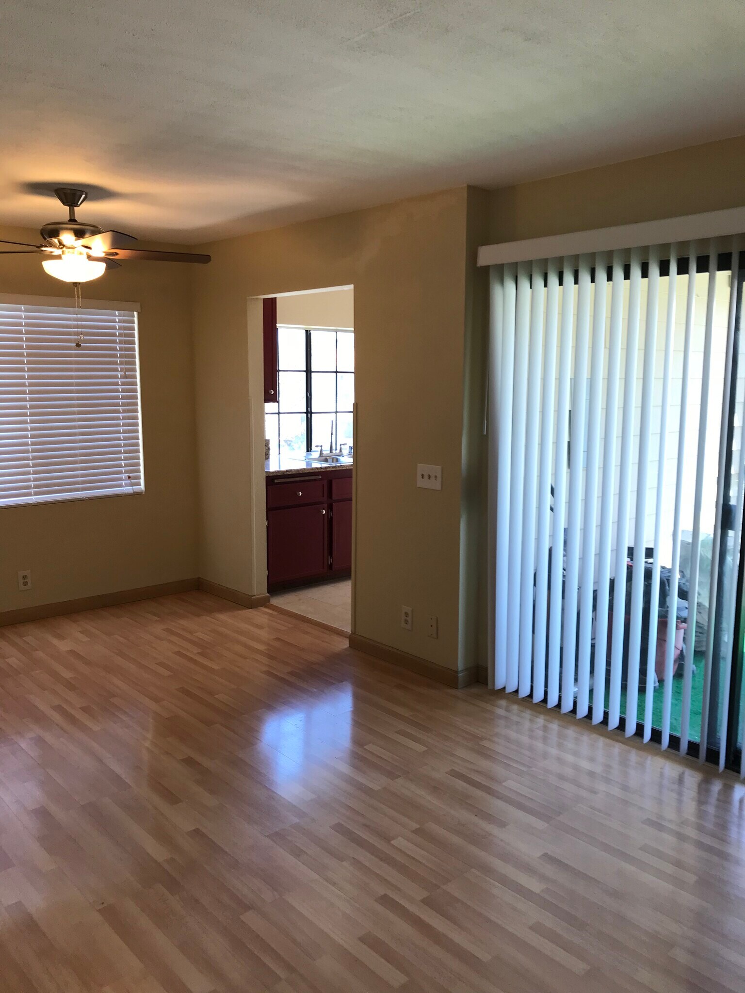 Building Photo - 10910 Summerdale Way