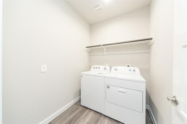 Building Photo - 22503 Cappella Vlg Ln
