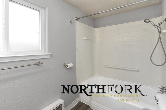 Building Photo - Boise Bench Home Available 6/1