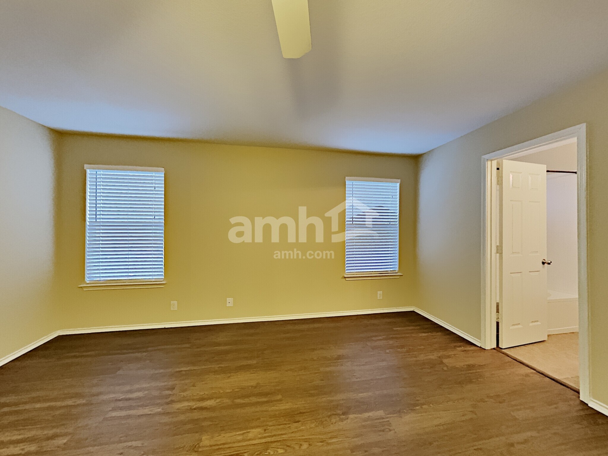 Building Photo - 455 Dolly Dr