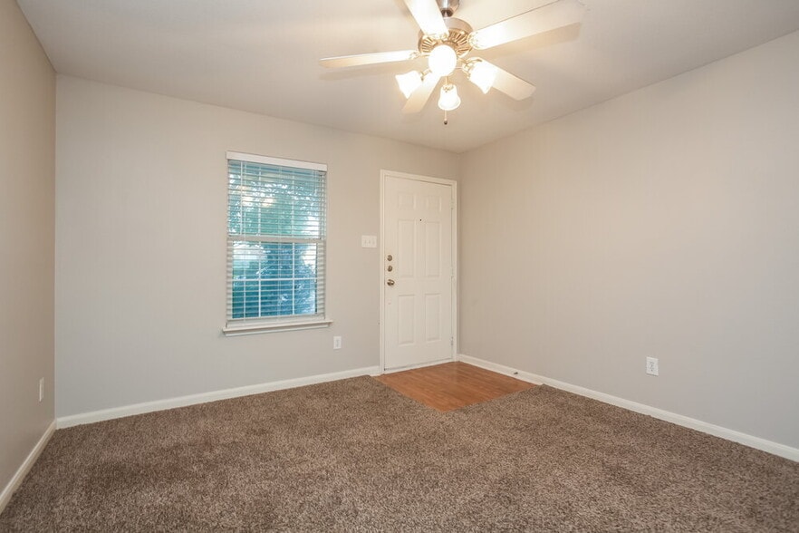 Building Photo - 3922 Hollow Cove Ln