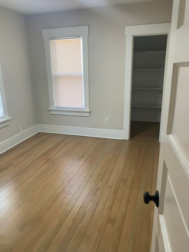 Building Photo - 2102 8th Ave