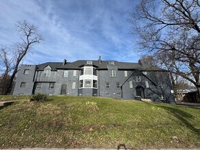 Building Photo - 2080 E 5th Ave