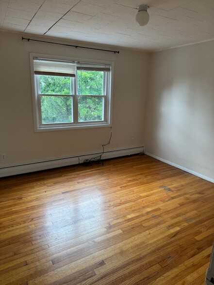 Building Photo - 61 Vandenburgh Ave