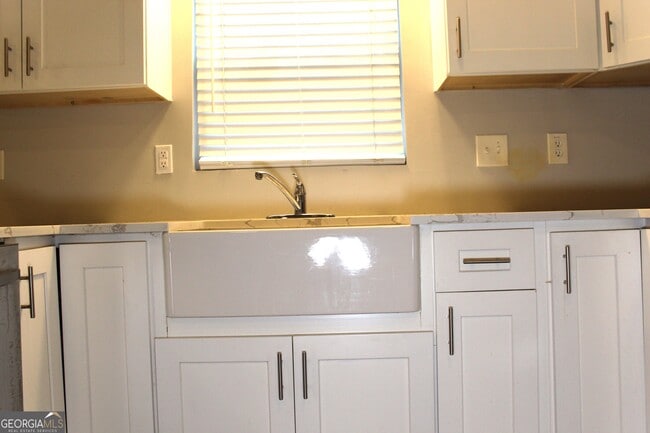 Building Photo - 5811 Calico Ct