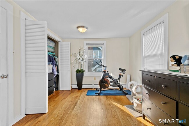 Building Photo - 17 Clinton St