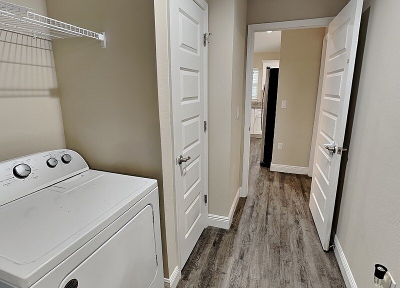 Building Photo - 904 W Rum Pl