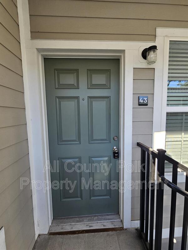 Building Photo - 915 Ariana St