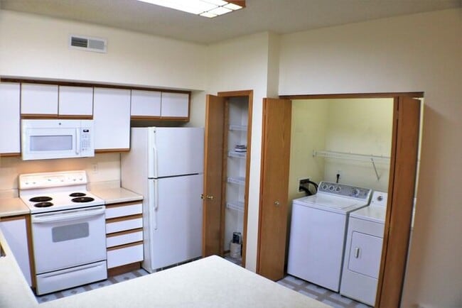 Building Photo - $1,250 | 2 Bedroom, 1 Bathroom Condo | No Pets | Available for an August 1st, 2026 Move In!