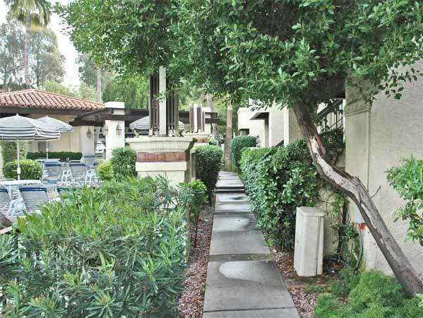 Building Photo - EXCELLENT 2BED, 1.5BATH TOWNHOUSE LOCATED ...