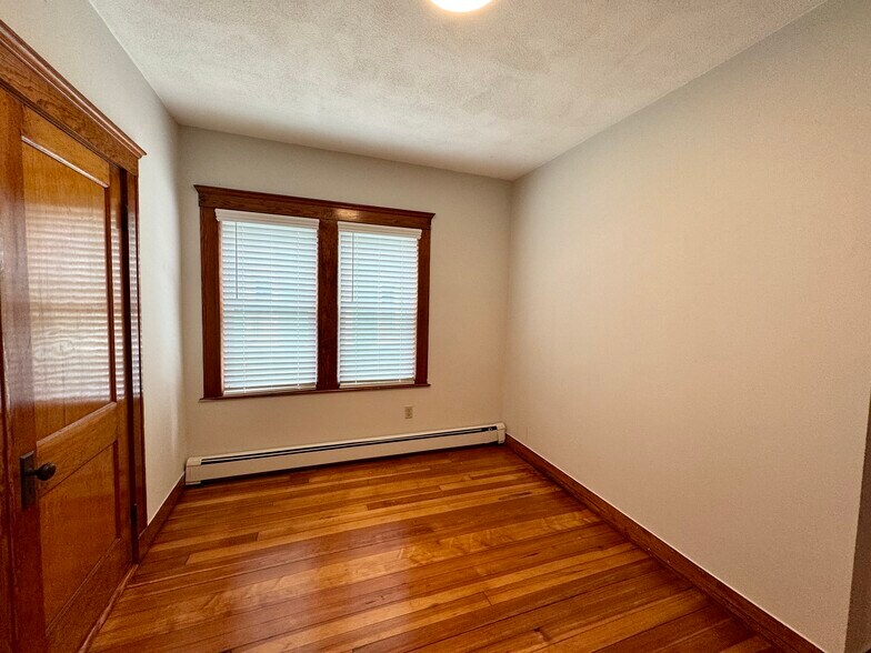 Building Photo - 29 Frederick Ave