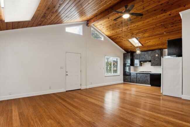 Building Photo - 4708 Orion Ave