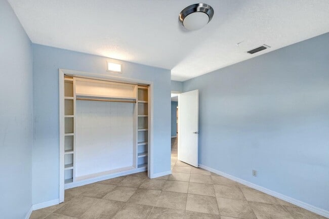 Building Photo - 1753 W Terrace Dr