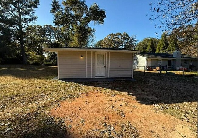 Building Photo - 221 Sheppard Pl