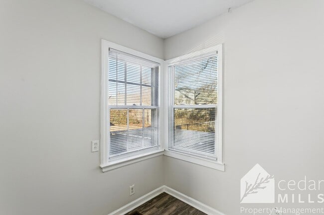 Building Photo - Affordable 1 Bedroom, Large Storage Basement