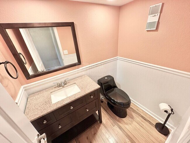 Building Photo - 13982 E Arizona Ave