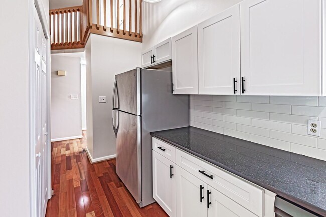 Building Photo - 35 Foxtail Ct