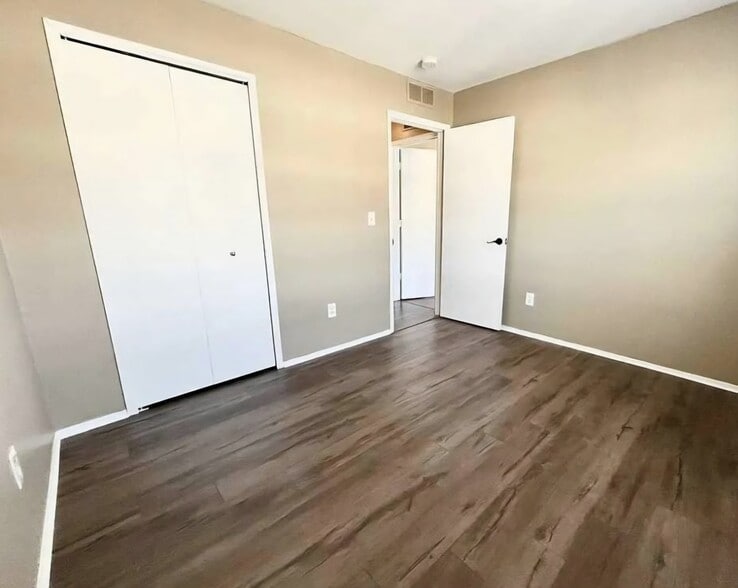 More photos - 15650 Stone Crossing Dr