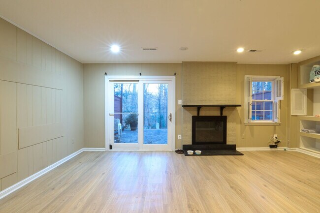 Building Photo - Welcome Home!