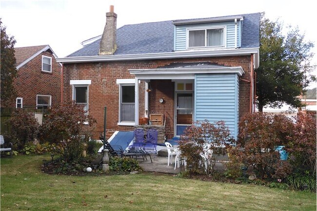 Building Photo - 203 Boone St