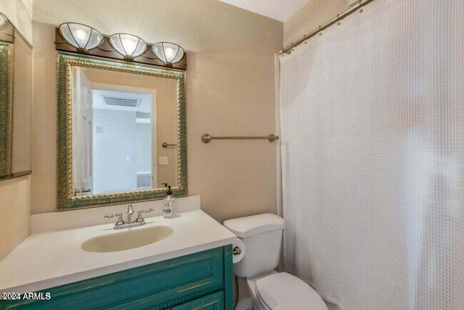 Building Photo - 7230 E Arlington Rd