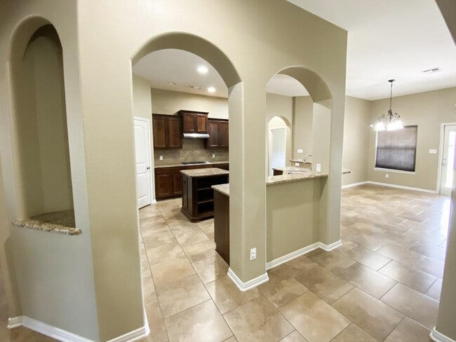 Building Photo - 113 Terravista Trl