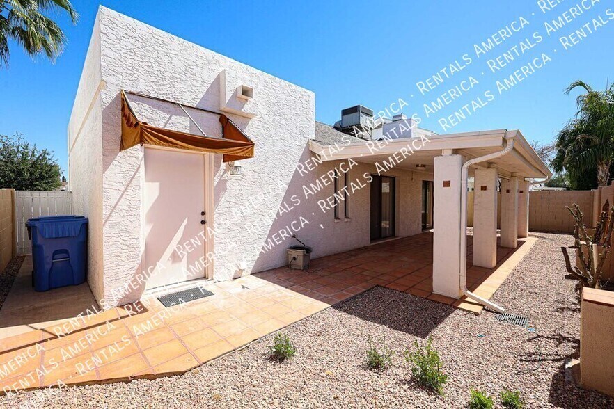 Building Photo - 3301 E Wescott Dr