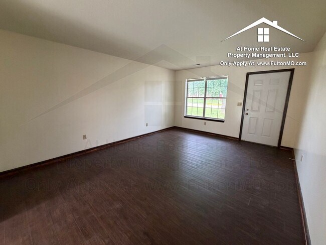 Building Photo - 617 Westview Dr