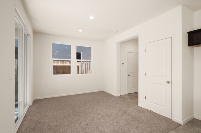 Building Photo - $2,195 Belmont & Armstrong, Gated Community - N Cattail Ct, Fresno / Solar!