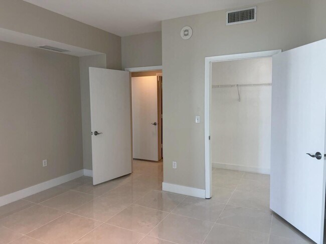 Building Photo - 253 NE 2nd St