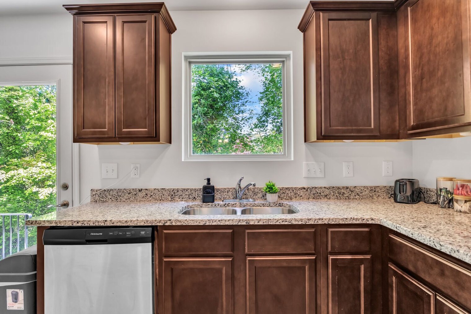 Building Photo - 229 Socket St