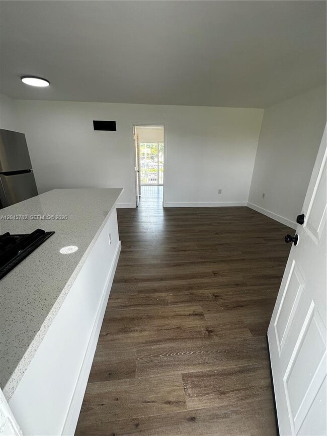 Building Photo - 1255 W 49th Pl