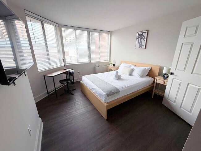 Building Photo - 801 15th St S