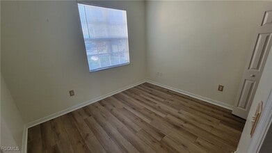 Building Photo - 950 Hancock Creek S Blvd