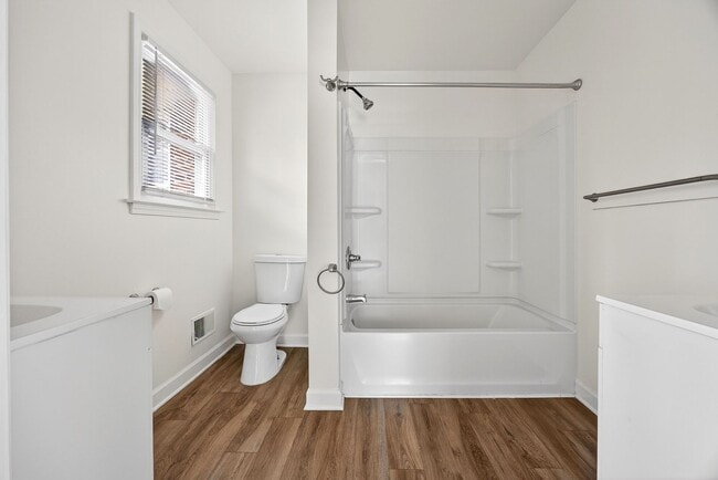 Building Photo - AVAILABLE NOW! ALL-BRICK RANCH IN WEST COLUMBIA!