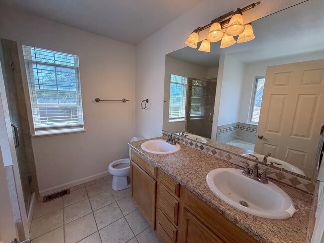 Building Photo - 12139 Applewood Ct