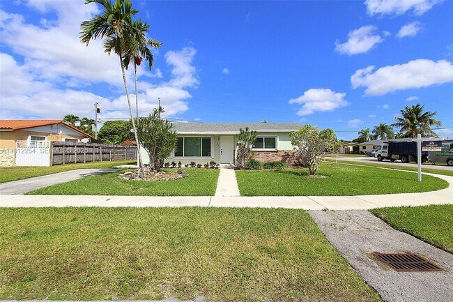 Building Photo - 6203 SW 108th Pl