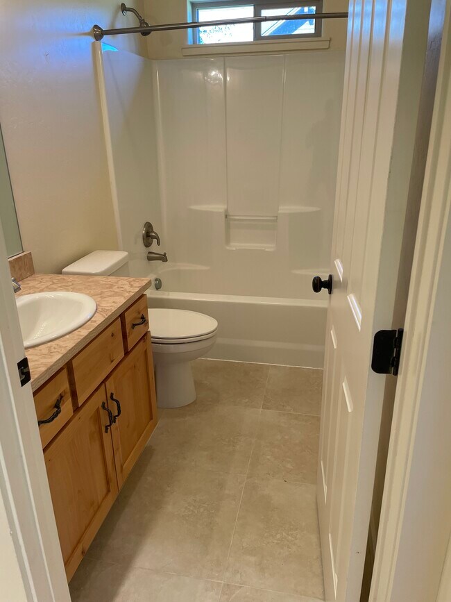 Bath 1 - 714 State Park Rd