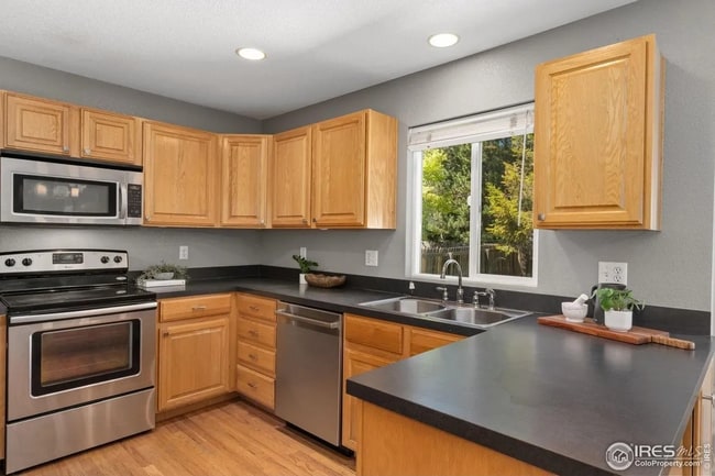 Building Photo - 4015 Sunstone Way