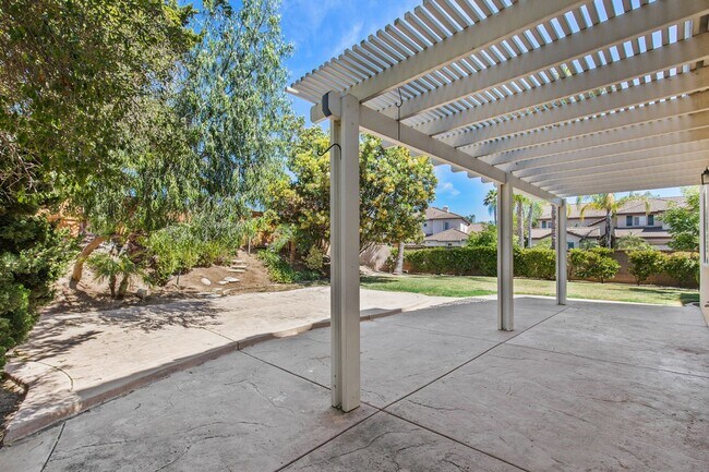 Building Photo - Paseo Del Sol, 5 br/3 ba House, 2-Story, 3 car gar, yard, corner house, gardener, granite, hardwo...