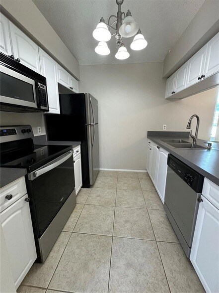 Building Photo - 5053 N Beach Rd