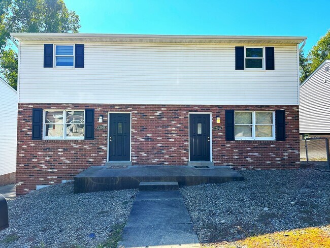 Primary Photo - 124 Karen Way