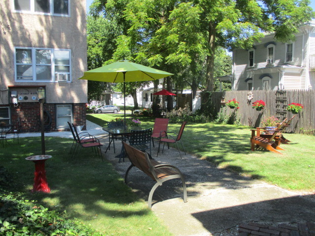 Second dining area - 1107 State St