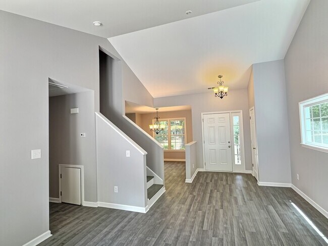 Building Photo - 109 Weatherhill Point